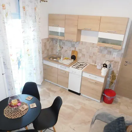 Jacky / Mountain View Apartment Makarska